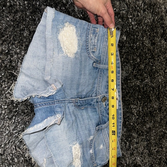 Shorts - Picture 3 of 4